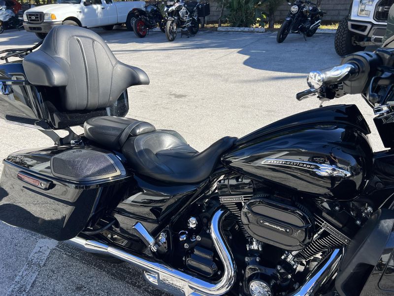 2015 Harley-Davidson Street Glide CVO 