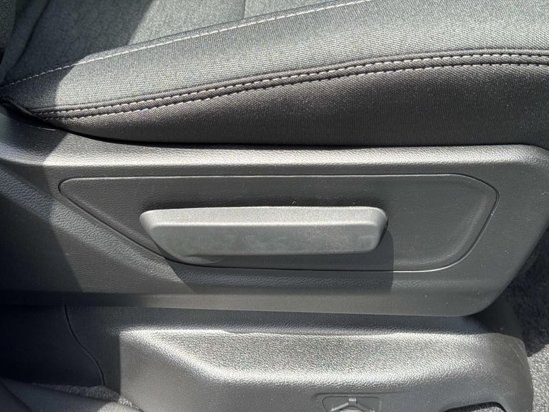 New 2026 RAM 1500 Big Horn Crew Cab 4x2 6'4' Box