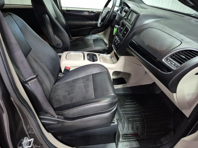 2019 Dodge Grand Caravan SXTImage 14