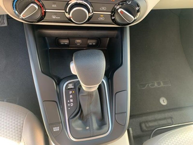 Used 2025 Kia Soul LXImage 10