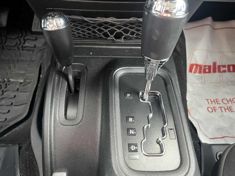 Used 2016 Jeep Wrangler Unlimited Image 5
