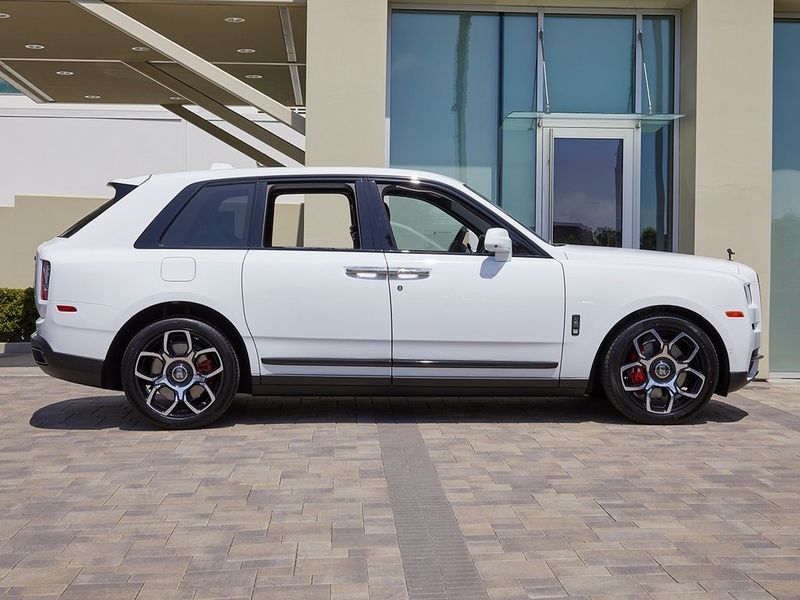 2024 Rolls-Royce Cullinan Image 9