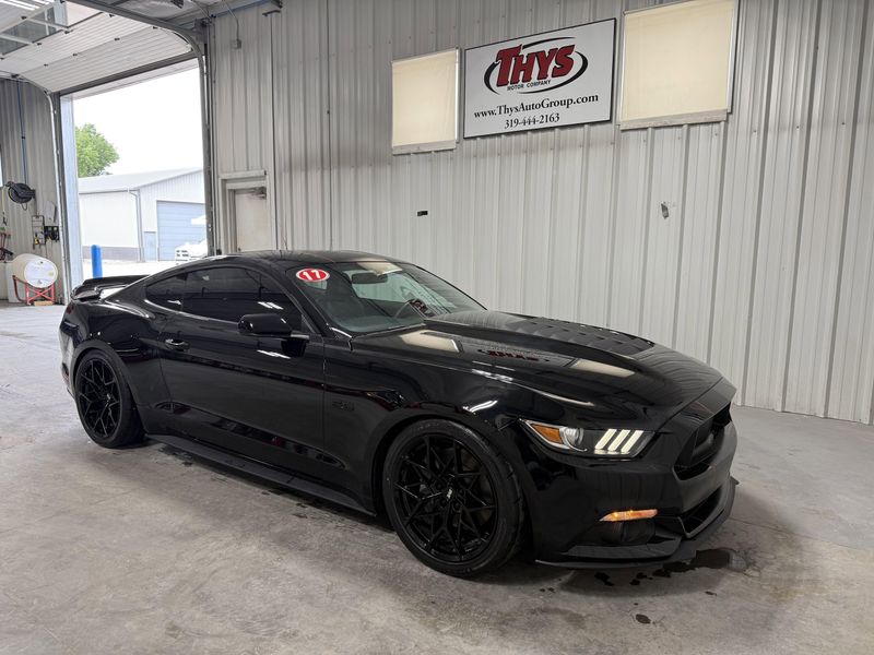 Used 2017 Ford Mustang Image 1