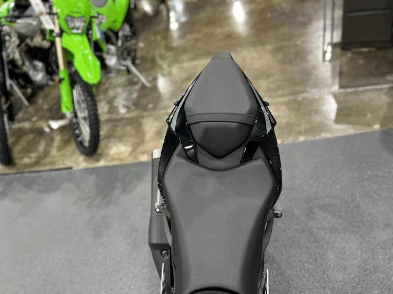 New 2026 Kawasaki NINJA ZX-6R ABS Image 15