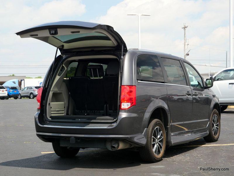 2018 Dodge Grand Caravan SXTImage 27