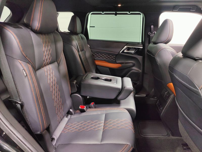 Used 2023 Mitsubishi Outlander PHEV SEL AWD 40th Anniv w/Sunroof/NavImage 23