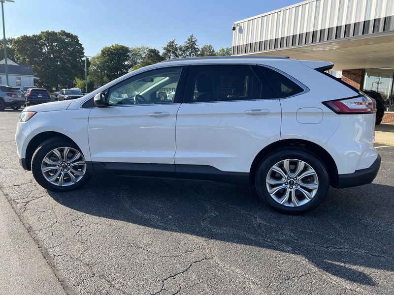 2022 Ford Edge Titanium photo 8