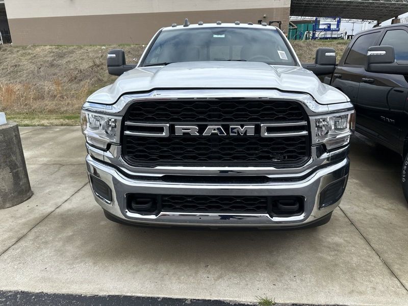 2024 RAM 3500 Tradesman Crew Cab 4x4 8