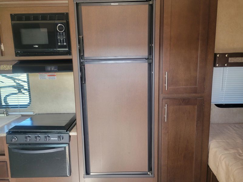 Used 2015 FOREST RIVER STEALTH 1913 Image 16