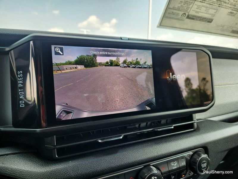 New 2025 Jeep Gladiator Willys 4x4