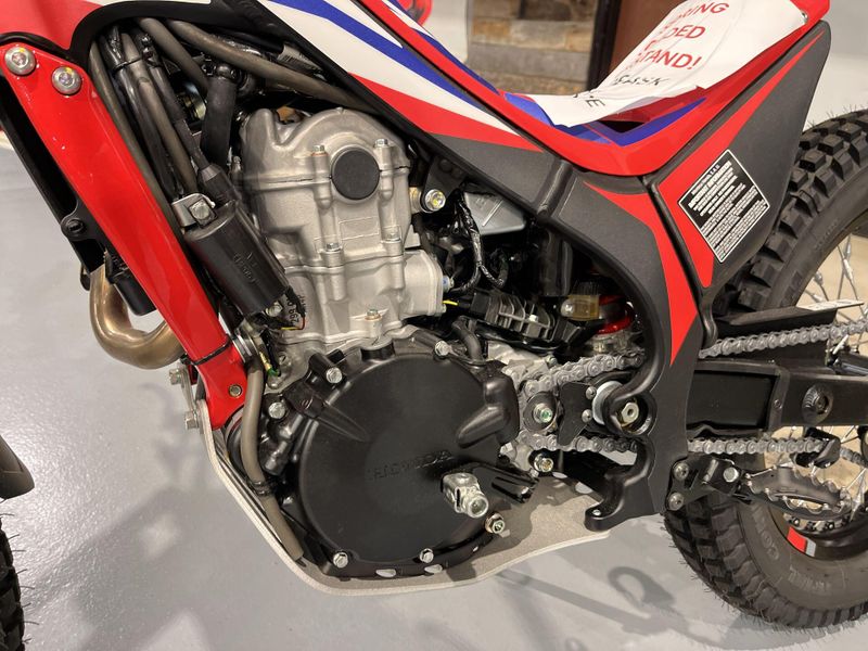 New 2025 Honda MONTESA COTA 4RT 301RR Image 16