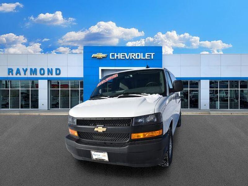 New 2025 Chevrolet Express 2500 Work VanImage 8
