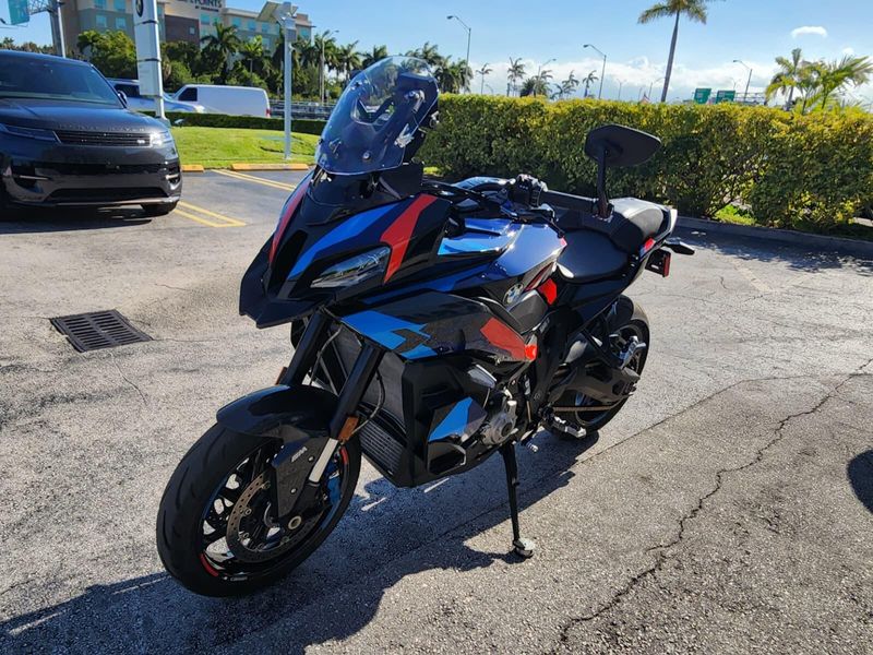 Used 2024 BMW M1000XR Image 3