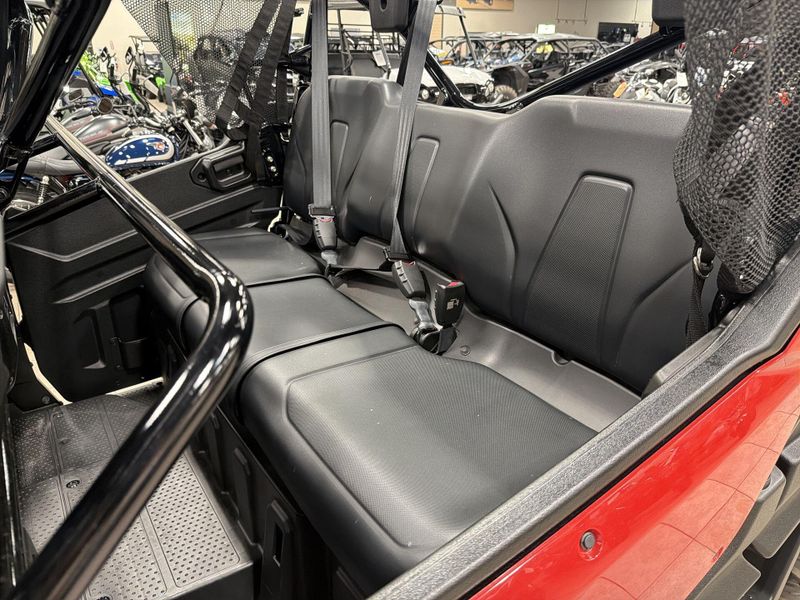 New 2025 Honda PIONEER 1000-6 DLX CREW Image 23