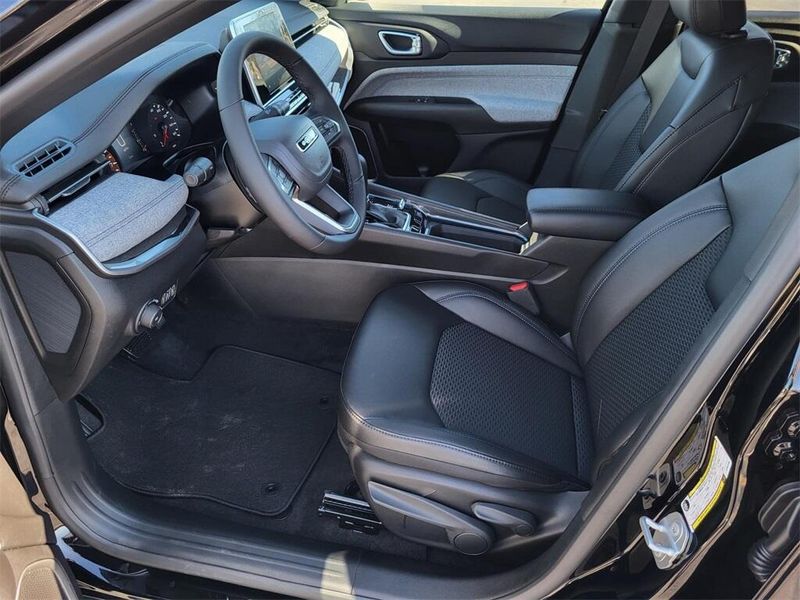 2025 Jeep Compass Latitude 4x4Image 25