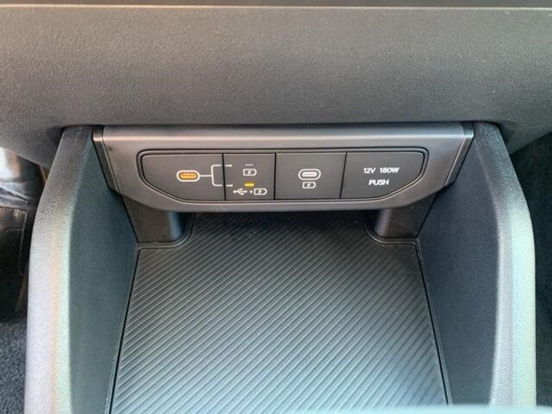 Used 2025 Kia K4 LXSImage 13