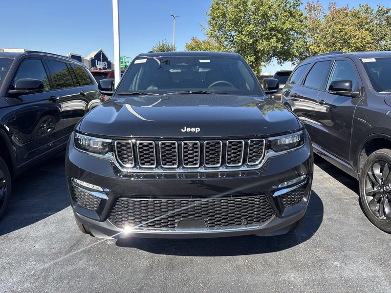 New 2025 Jeep Grand Cherokee Limited 4x4Image 2