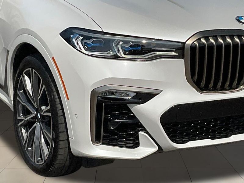 2022 BMW X7 M50iImage 9