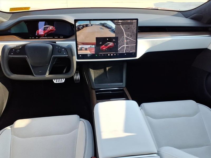 Used 2022 Tesla Model S PlaidImage 15