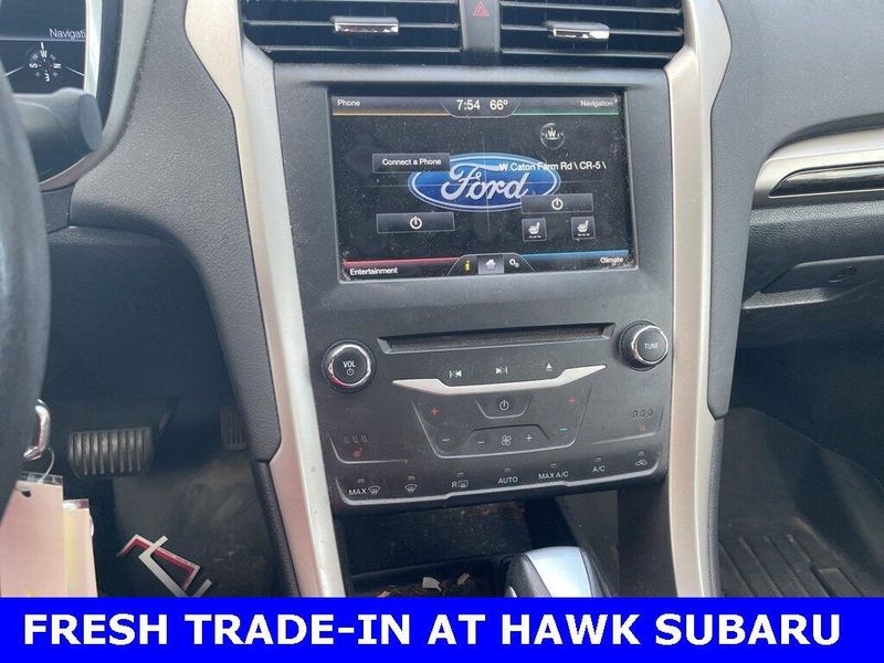 2015 Ford Fusion SE photo 16