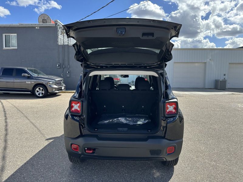 2023 Jeep Renegade Trailhawk 4x4Image 9