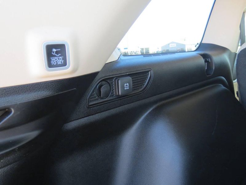 Used 2022 Jeep Grand Cherokee Limited 4x4 4dr SUV (midyear release)Image 25
