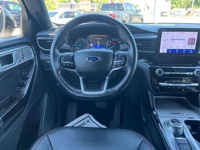 2022 Ford Explorer ST-Line
