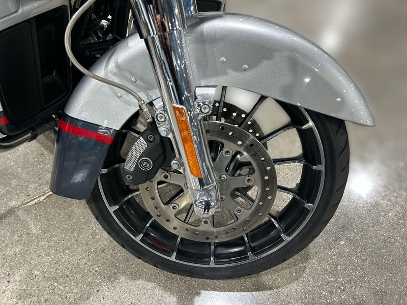 Used 2019 Harley-Davidson CVO STREET GLIDE Image 30