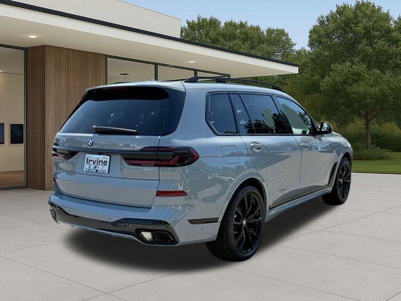 New 2026 BMW X7 xDrive40iImage 8