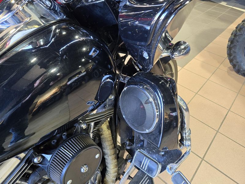 USED 2015 HARLEY ROAD GLIDE SPECIAL Image 16