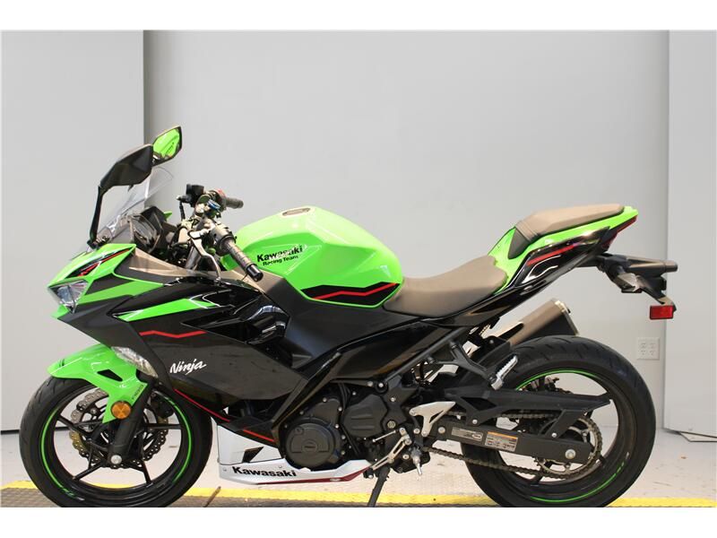 2022 Kawasaki Ninja 400Image 2