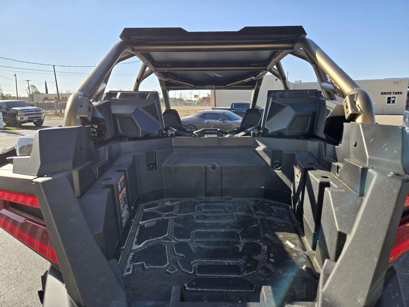 2025 Polaris RZR PRO R 4 ULTIMATE BLACK CRYSTAL AND SHADOW BRONZE Image 25
