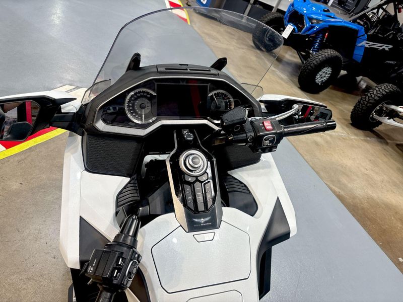 Used 2018 Honda GOLDWING TOUR DCT Image 16