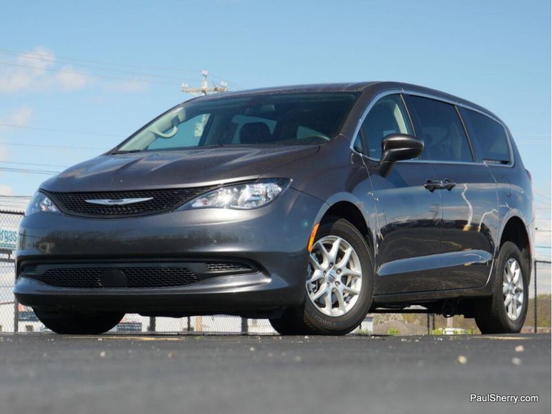 2022 Chrysler Voyager LXImage 33