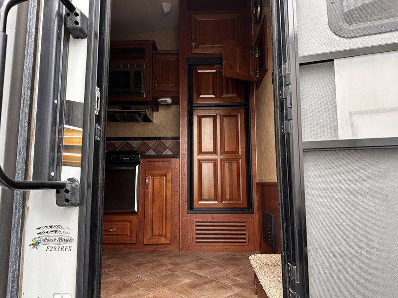 Used 2014 FOREST RIVER WILD CAT Image 6