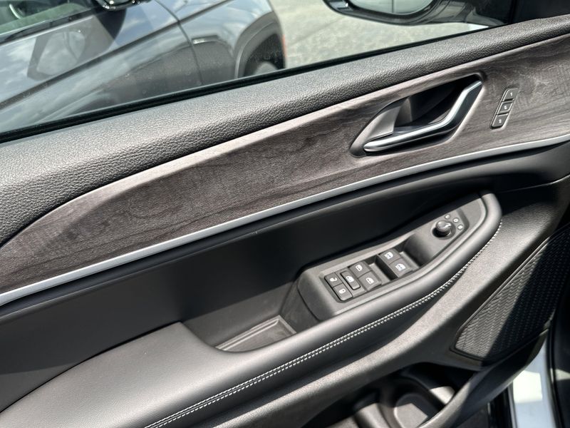 2025 Jeep Grand Cherokee L Limited 4x4Image 19