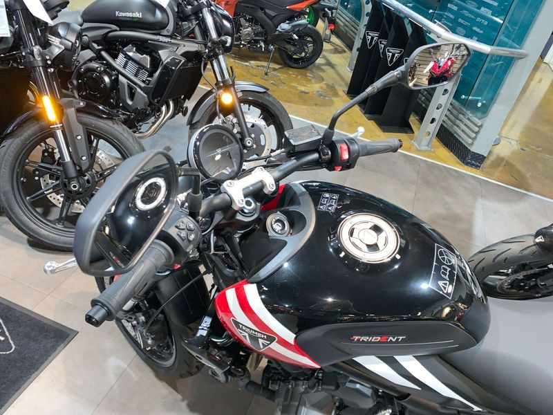 New 2025 Triumph TRIDENT 660 Image 4
