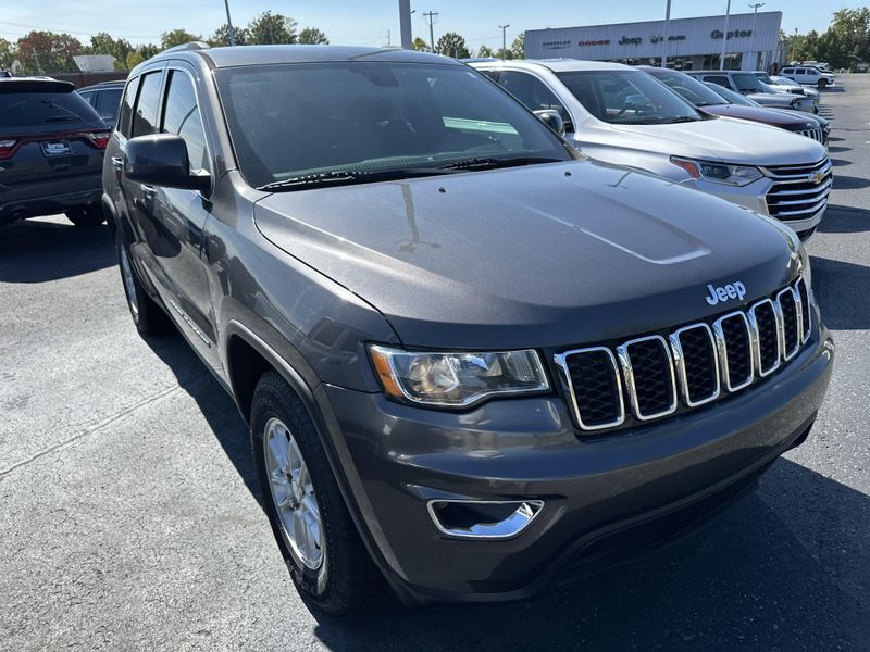 Used 2018 Jeep Grand Cherokee Laredo EImage 3