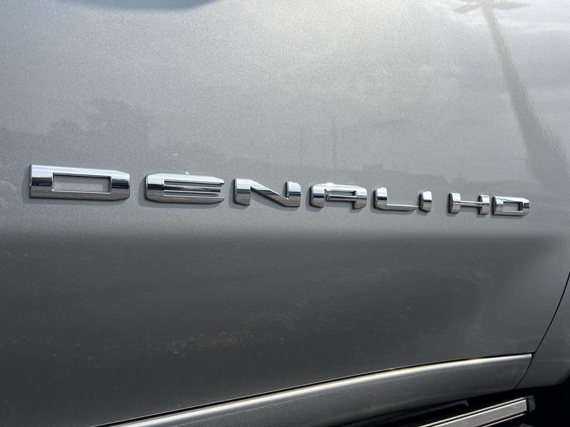 2025 Gmc Sierra HD Denali Ultimate photo 4