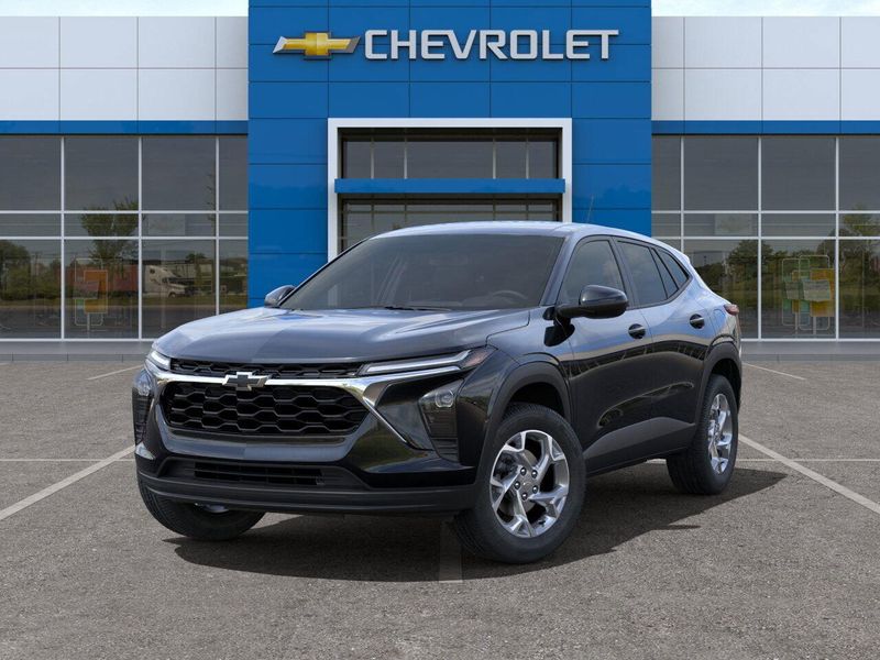 New 2025 Chevrolet Trax LSImage 6