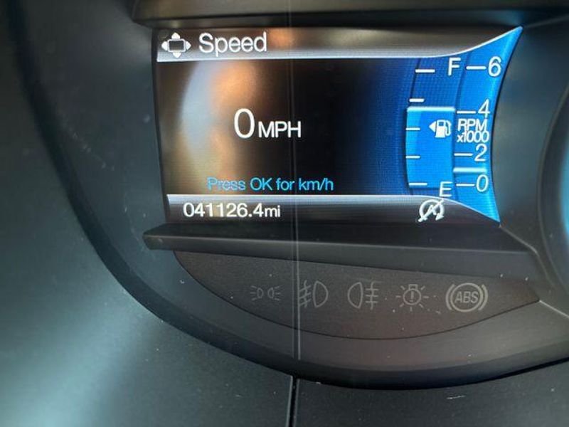 2024 Ford Edge Titanium photo 3