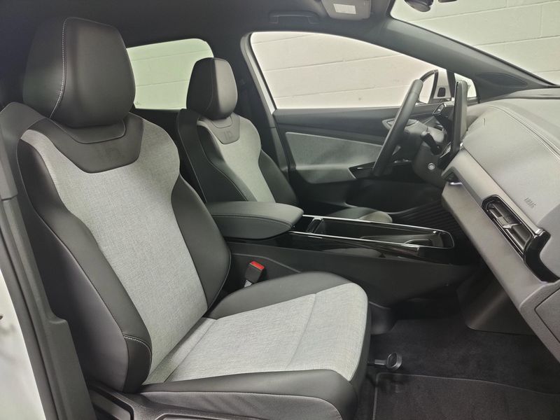 2023 Volkswagen ID.4 Image 5