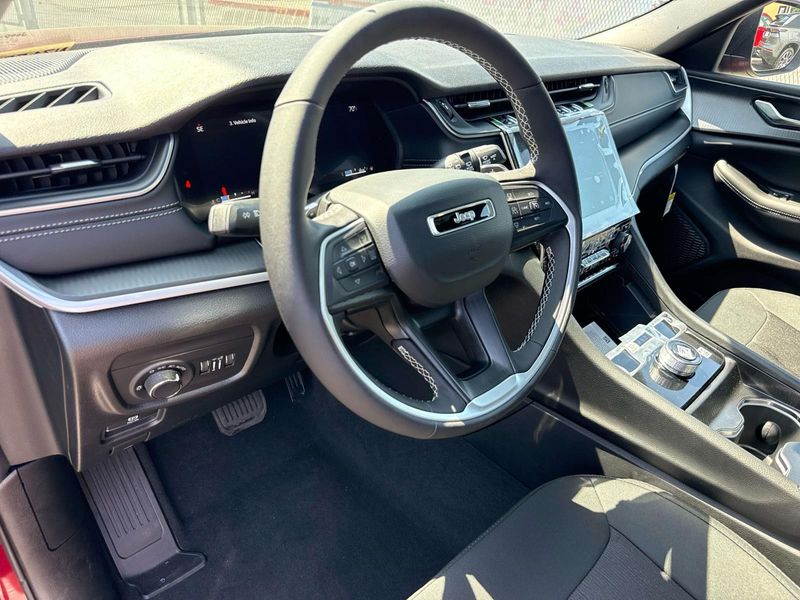 New 2026 Jeep Grand Cherokee L Laredo X 4x2