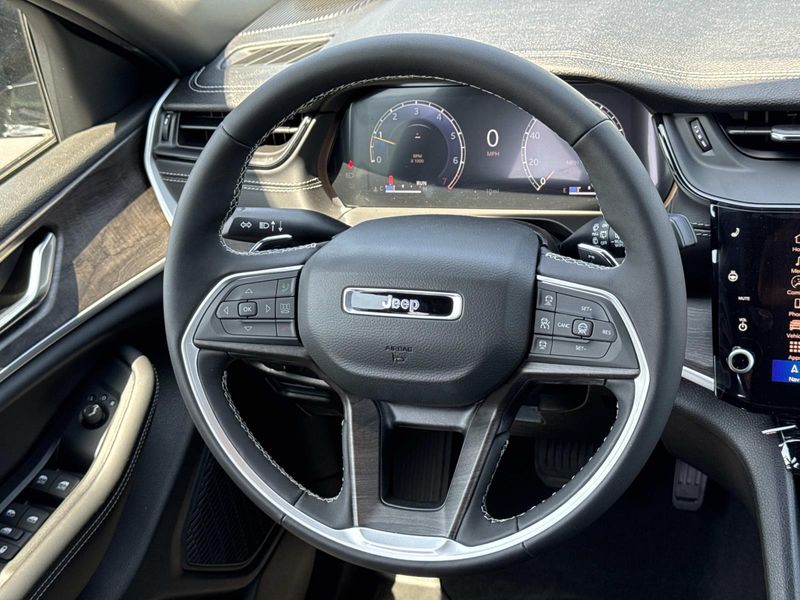 New 2026 Jeep Grand Cherokee L Laredo Altitude 4x2