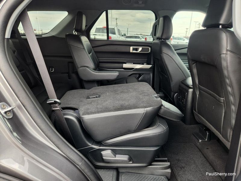 Used 2024 Ford Explorer XLT