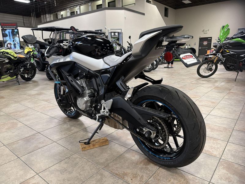 New 2026 CFMOTO 675SS Image 15
