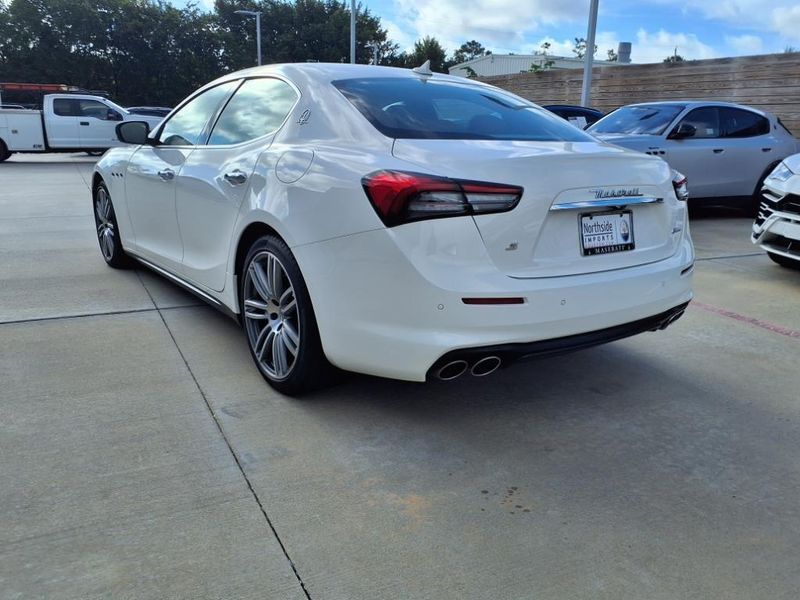 Used 2021 Maserati Ghibli SImage 2