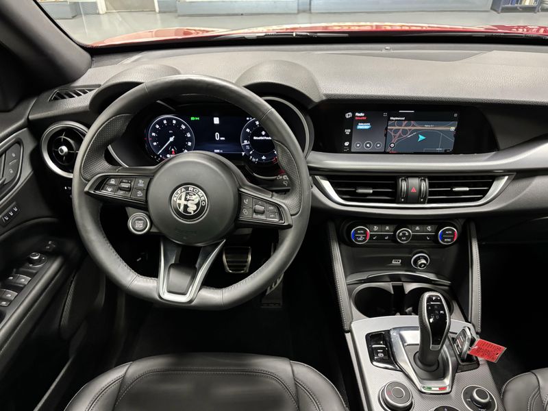 2024 Alfa Romeo Stelvio Ti AWD w/Activ AsstImage 17