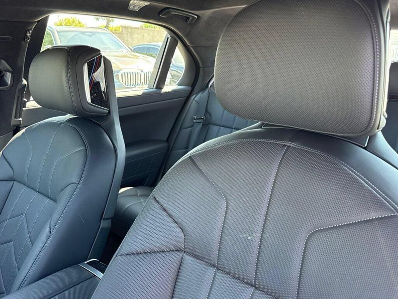 Used 2026 BMW i7 xDrive60Image 22