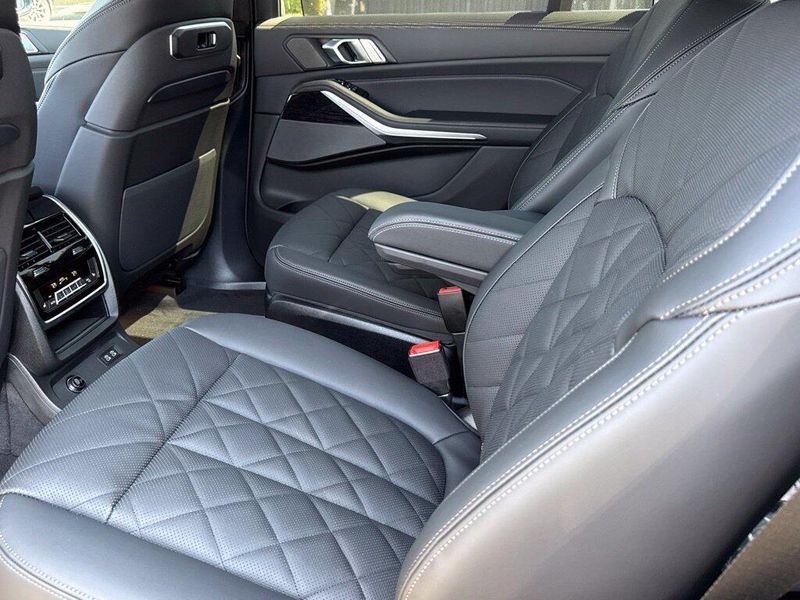 New 2027 BMW X7 xDrive40iImage 27